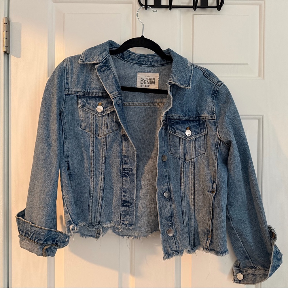 Zara Cropped Light Wash Denim Jacket - Authentic Denim